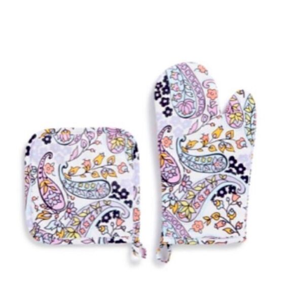 Vera Bradley Maddalena Paisley Soft Oven Mitt and Potholder Set - Picture 1 of 4